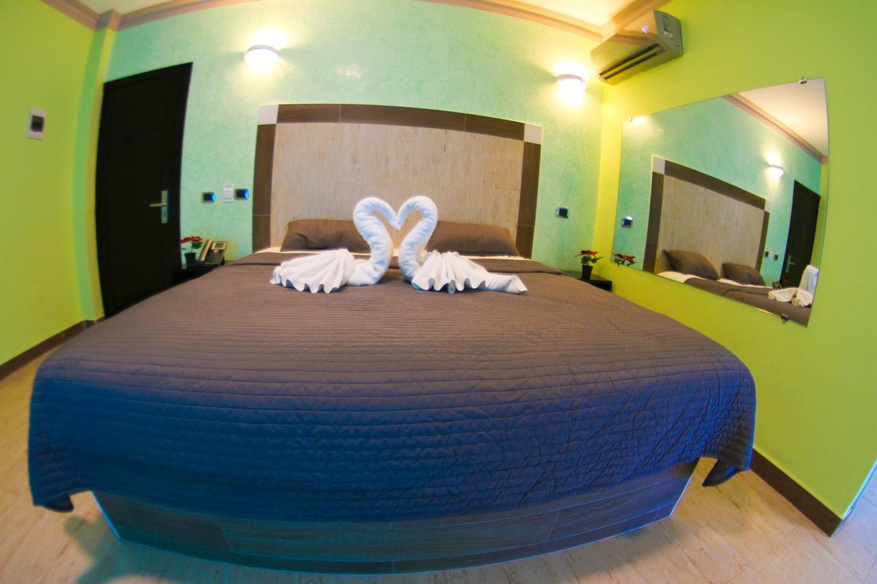 Hotel FrioHot Boca Chica Exterior foto